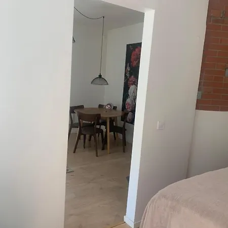 Vahe Apartment, Apartman *