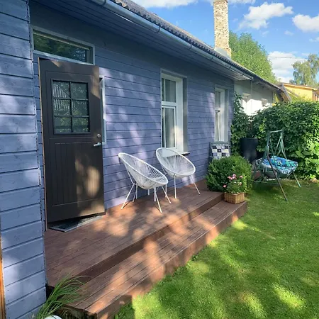 Vahe Apartment, Apartment