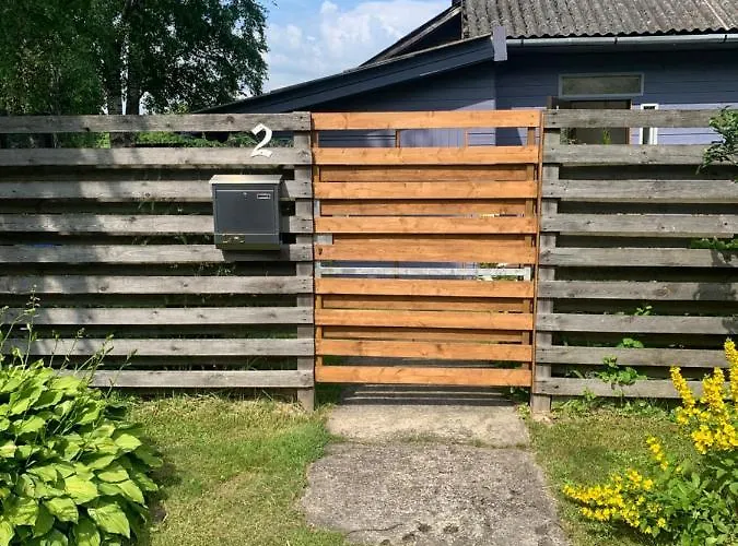 Vahe Apartment, Apartament *